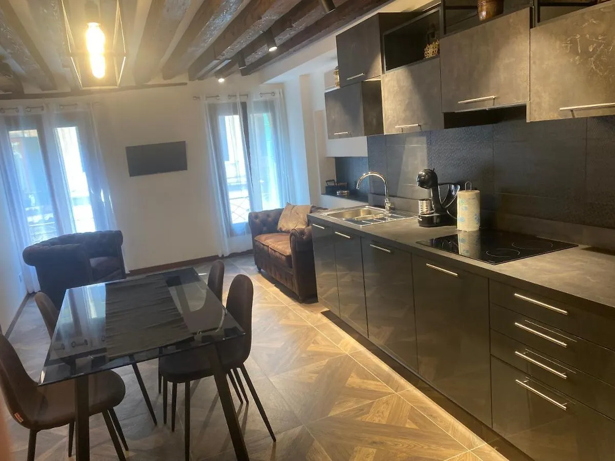 Antique Historical Apartment Veneza Itália