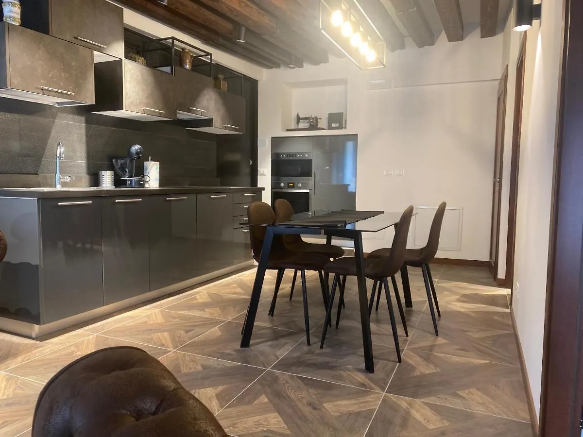 Antique Historical Apartment Veneza Itália